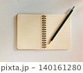 開いたノートと鉛筆 140161280