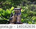 欄干の上のシーサー 140162636