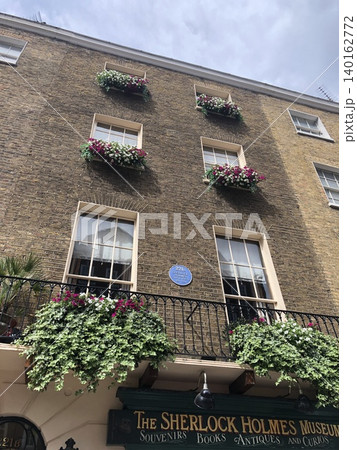 ロンドン・ベーカー街のシャーロック・ホームズ博物館外観 140162772