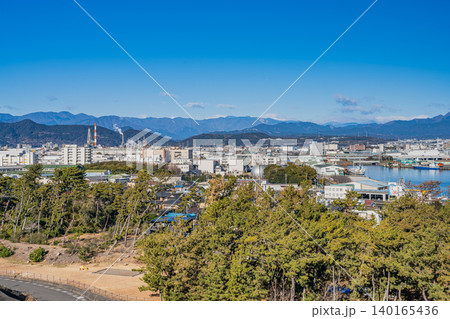 富士市の街並みと田子の浦港の風景(静岡県) 富士市の街並みと田子の浦港の風景(静岡県) 140165436