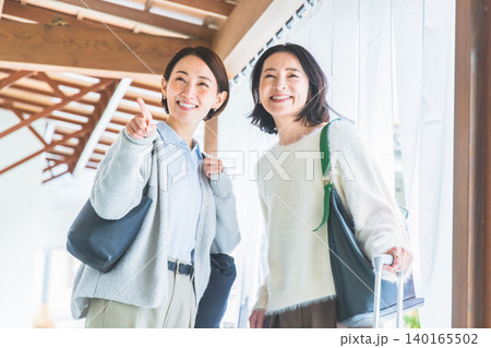 ミドル女性の大人の女子旅 ミドル女性の大人の女子旅 140165502