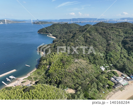 【空撮】六口島越しに望む瀬戸大橋と瀬戸内海 【空撮】六口島越しに望む瀬戸大橋と瀬戸内海 140168284