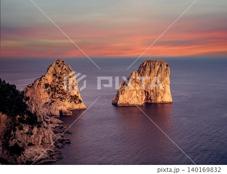 Faraglioni islands in Capri, italy 140169832