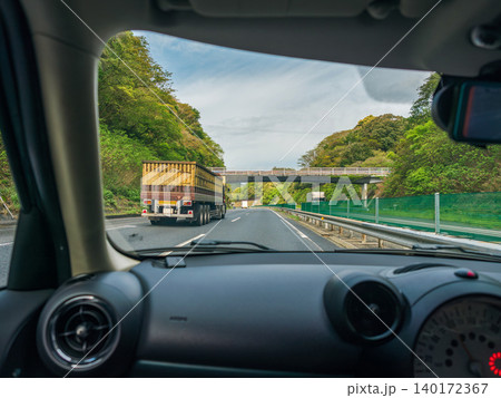 高速道路走行中の景色 140172367