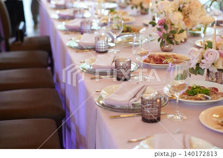 Elegant dining setting for a special occasion Elegant dining setting for a special occasion 140172813