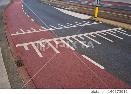 Colorful Bike Lanes and Unique Road Markings Create a Vibrant Atmosphere in Amsterdam's City Center 140173911