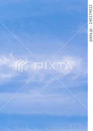 青空を流れる雲 青空を流れる雲 140174012