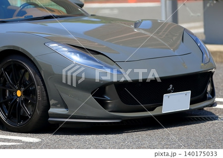 イタリア製のスポーツカー　イメージ 140175033
