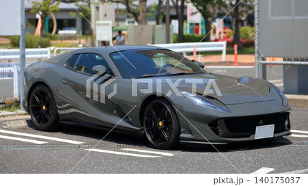 イタリア製のスポーツカー イメージ イタリア製のスポーツカー イメージ 140175037