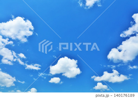 夏の青空と雲 夏の青空と雲 140176189