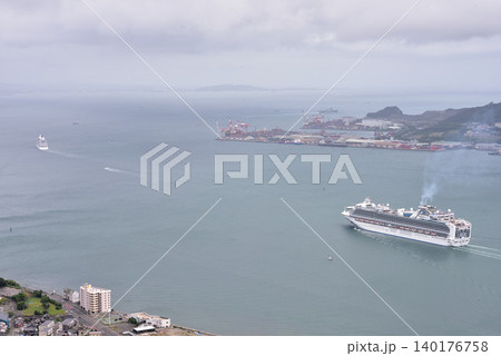 輻輳の関門海峡　 140176758