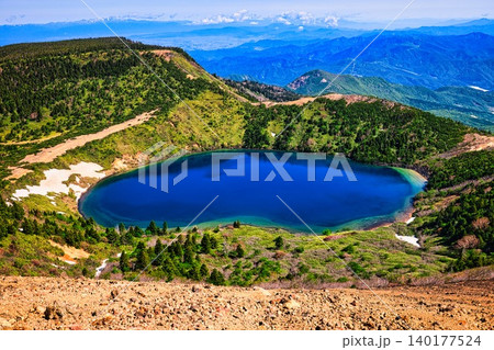 一切経山から見下ろした五色沼 一切経山から見下ろした五色沼 140177524