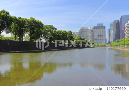 馬場先門跡付近と馬場先濠(皇居外苑) 馬場先門跡付近と馬場先濠(皇居外苑) 140177669