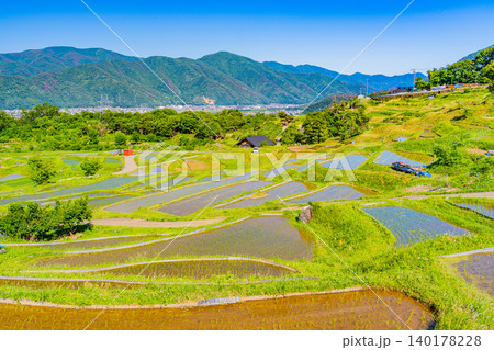 【長野県】姨捨の棚田・田植えの季節 140178228
