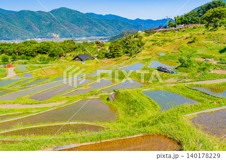 【長野県】姨捨の棚田・田植えの季節 140178229