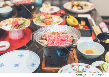 豪華な会席料理 豪華な会席料理 140179445