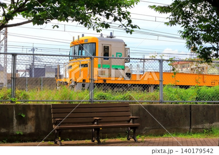 黄色い貨物列車(キヤE195系) イメージ 黄色い貨物列車(キヤE195系) イメージ 140179542