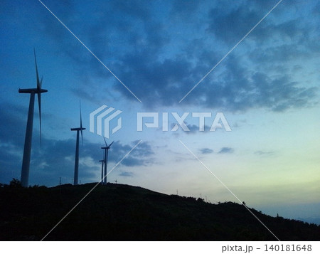 風力発電のある風景 風力発電のある風景 140181648