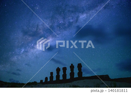 Majestic moai silhouette against peaceful star night sky easter island chile 140181811