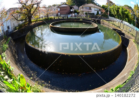 二ヶ領用水久地円筒分水 140182272