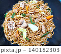 家庭のソース焼きそば 140182303