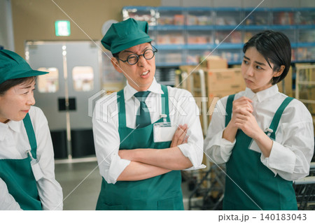 supermarket supermarket 140183043