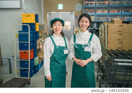 supermarket supermarket 140183048