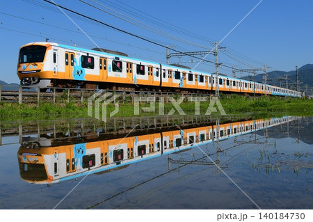 水田に反射する小田急5000形5055F　もころん号 140184730
