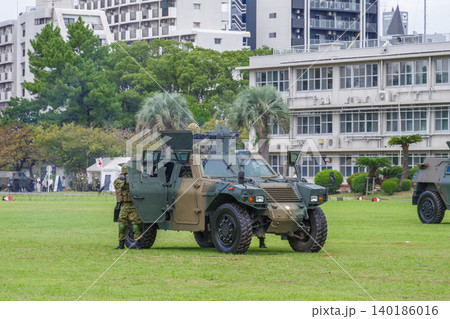 陸上自衛隊小倉駐屯地で一般公開された模擬戦闘訓練 陸上自衛隊小倉駐屯地で一般公開された模擬戦闘訓練 140186016
