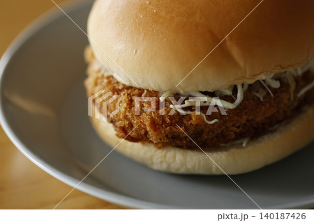 メンチカツバーガー メンチカツバーガー 140187426