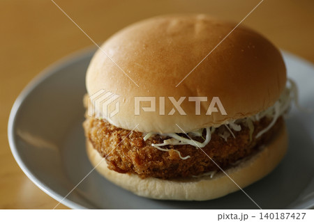 メンチカツバーガー メンチカツバーガー 140187427