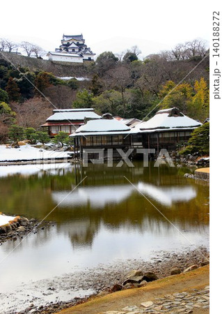 『玄宮園』から望む『彦根八景・琵琶湖八景』の名城… 国宝天守『彦根城』 『玄宮園』から望む『彦根八景・琵琶湖八景』の名城… 国宝天守『彦根城』 140188272