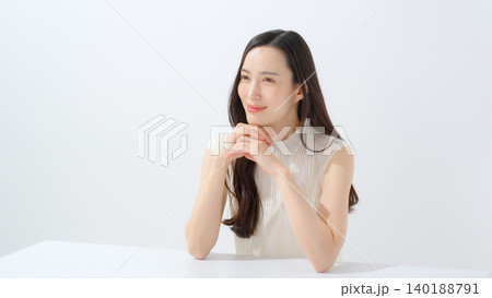 女性 スキンケア 女性 スキンケア 140188791