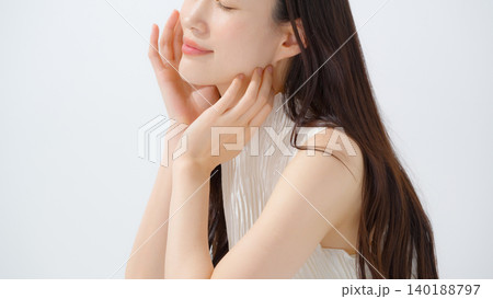 女性 スキンケア 女性 スキンケア 140188797