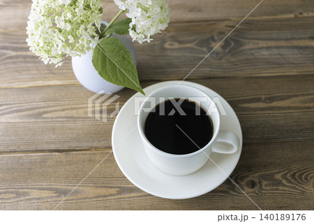 アナベルとコーヒーのあるナチュラルな暮らし 140189176