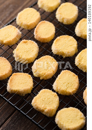 焼き上がったディアマンクッキー 焼き上がったディアマンクッキー 140189192