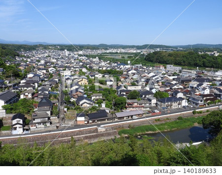 岡山県津山市の津山城址から見た東津山の街並み 140189633