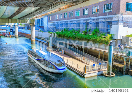 東京 中央区 Nihonbashi e-LINERが発着する日本橋船着場 東京 中央区 Nihonbashi e-LINERが発着する日本橋船着場 140190191