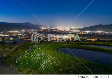 【長野県】姨捨の棚田と善光寺平（長野盆地）の灯り　夜景 140190901