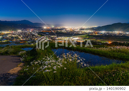 【長野県】姨捨の棚田と善光寺平（長野盆地）の灯り　夜景 140190902