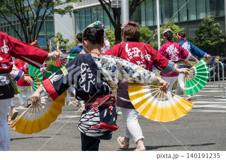 社の都を彩る仙台青葉まつりのすずめ踊り 140191235