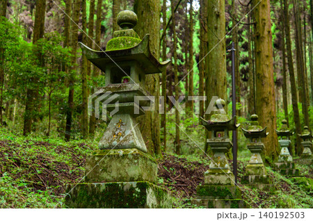 阿蘇にある上色見熊野座神社のとても美しい風景 阿蘇にある上色見熊野座神社のとても美しい風景 140192503