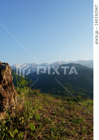 樽口峠展望台から眺める飯豊山 樽口峠展望台から眺める飯豊山 140192947