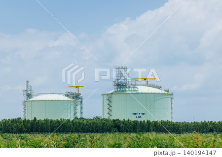 LNG (Liquefied Natural Gas) ) or LPG (Liquefied Petroleum Gas) Storage tank pressurized vessels 140194147