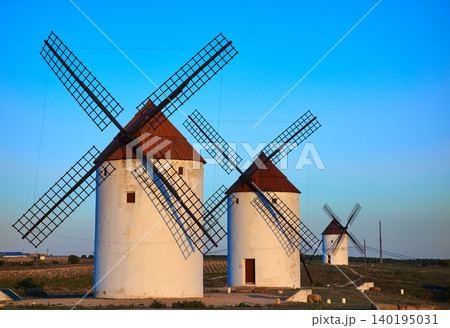 Mota del Cuervo windmills in Cuenca Mota del Cuervo windmills in Cuenca 140195031