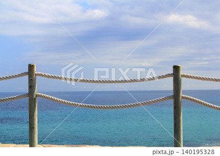 banister railing on marine rope and wood banister railing on marine rope and wood 140195328