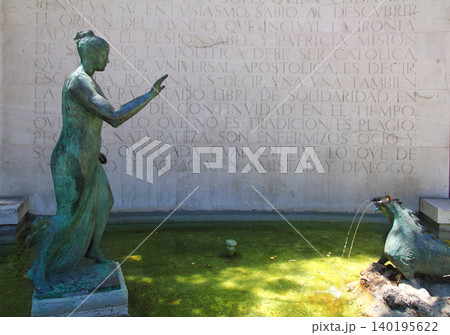 Madrid fountain of woman in Paseo de la Castellana 140195622