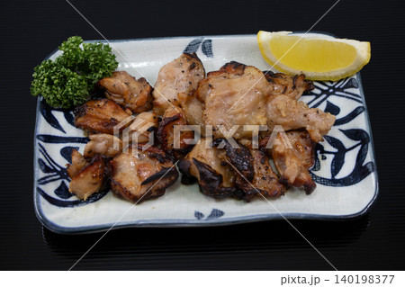 鶏ハラミ 塩焼き 140198377