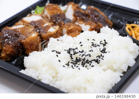 とんかつ弁当 とんかつ弁当 140198430