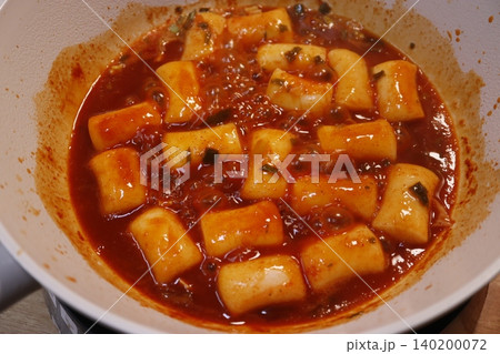 Spicy Korean Tteokbokki in Red Sauce Spicy Korean Tteokbokki in Red Sauce 140200072